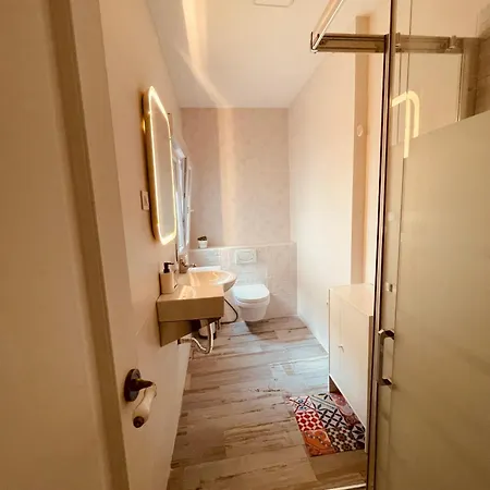 Encanto Toledano En Puerta Del Vado *
